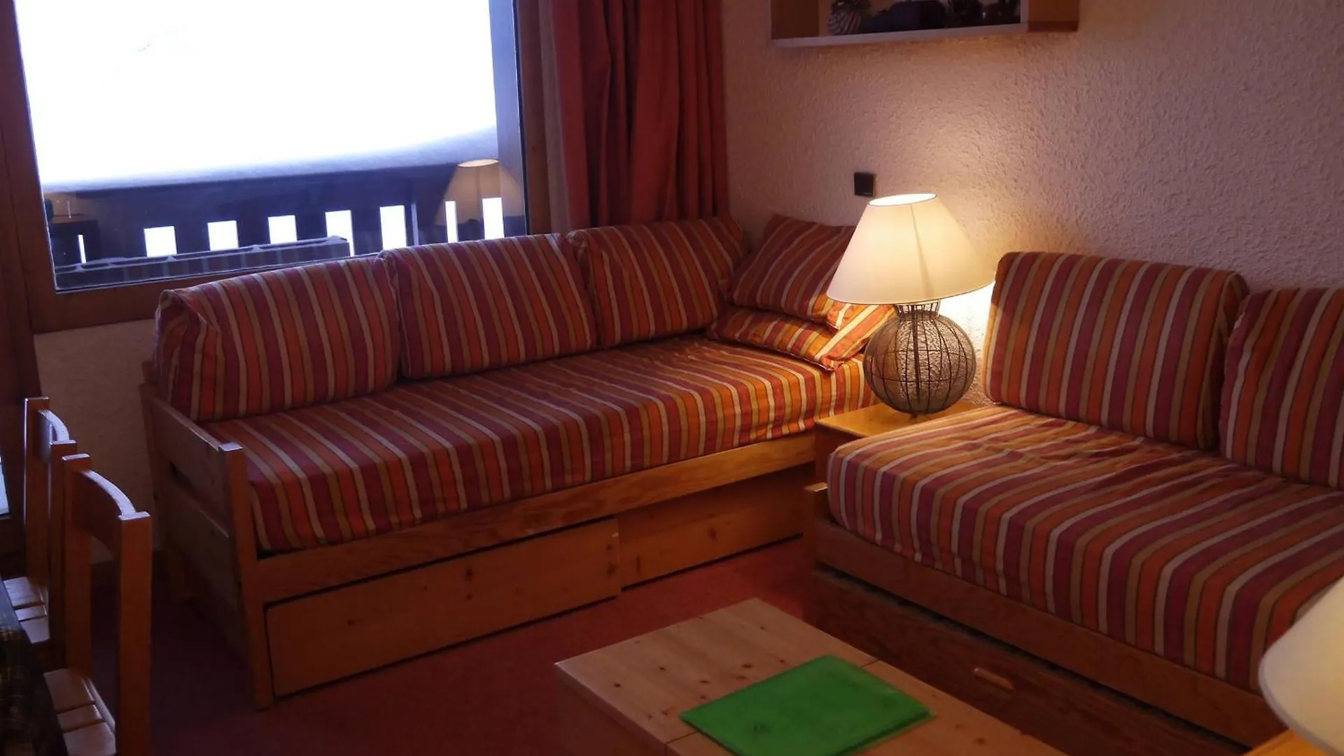 Appartement A Meribel, Au Pied Des Pistes, Avec Balcon Et Casier A Skis - Fr-1-355-137